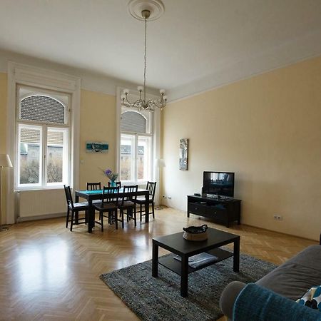Klauzal Ter 9 Appartement Boedapest Buitenkant foto