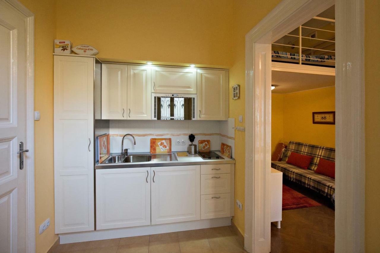 Klauzal Ter 9 Appartement Boedapest Buitenkant foto
