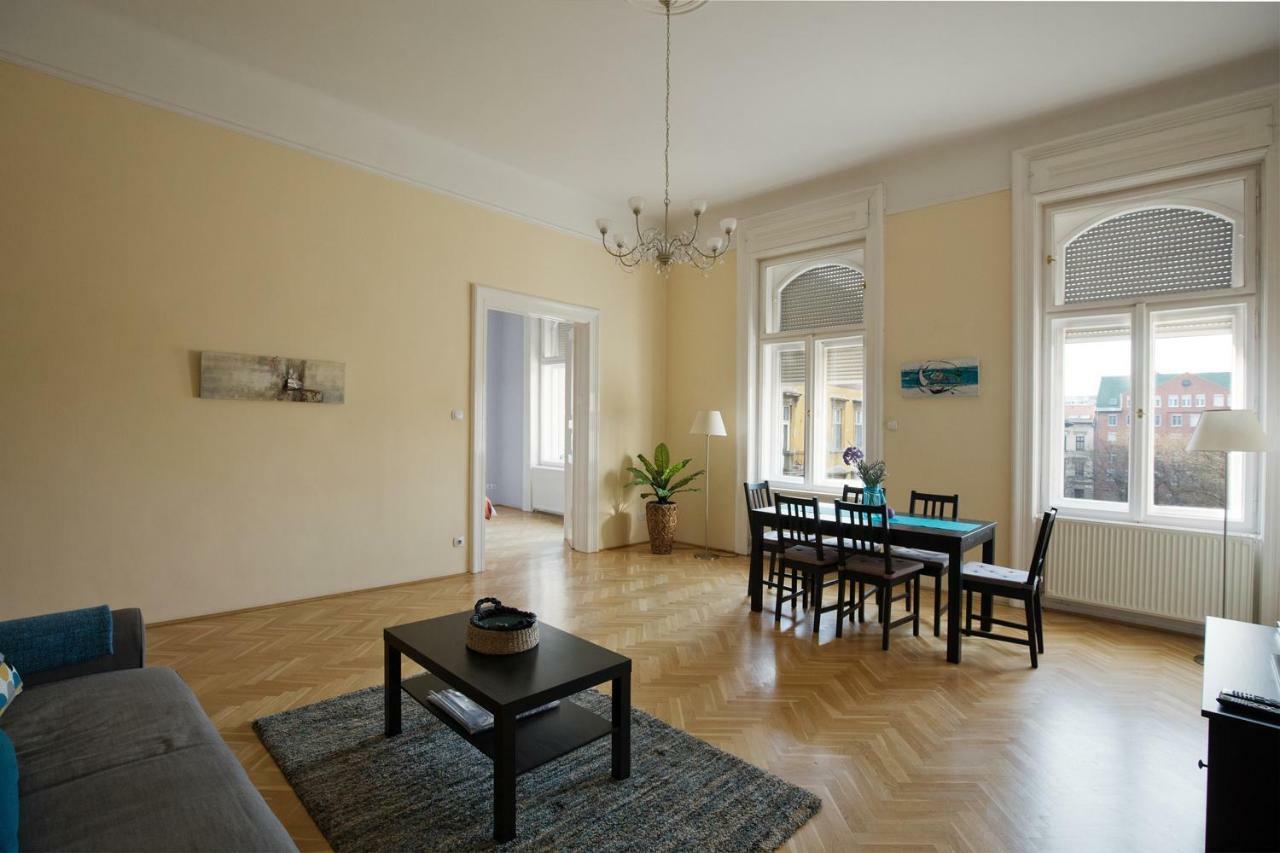 Klauzal Ter 9 Appartement Boedapest Buitenkant foto